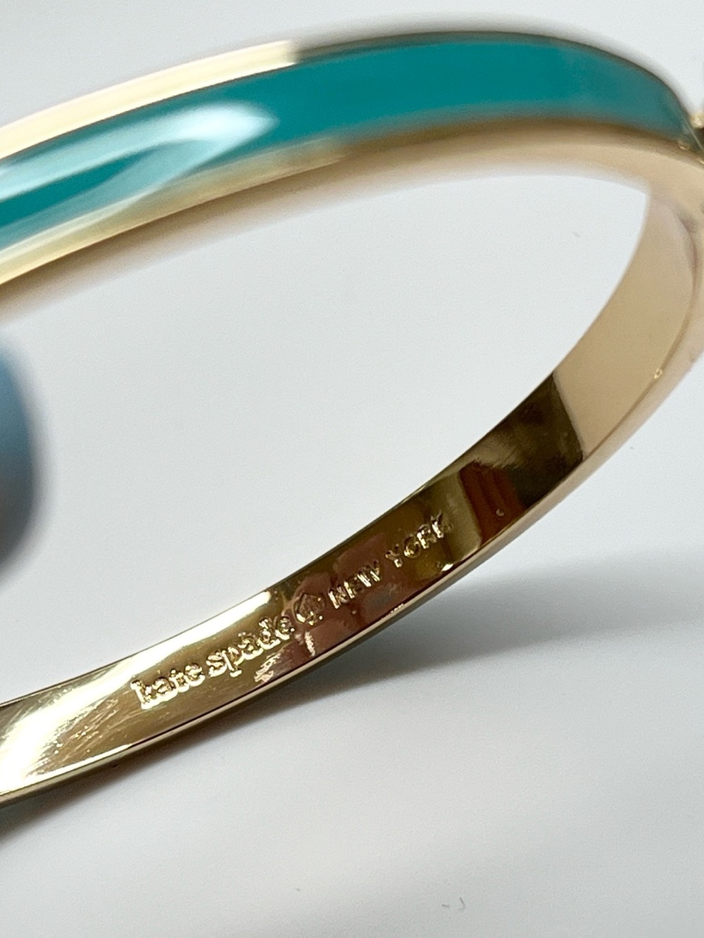 Kate Spade Hinged Enamel Goldtone Bangle - Your Choice of Pink or Turquoise EUC - Picture 8 of 8